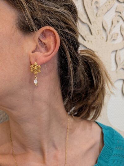 Boucles fleurs et nacre goutte