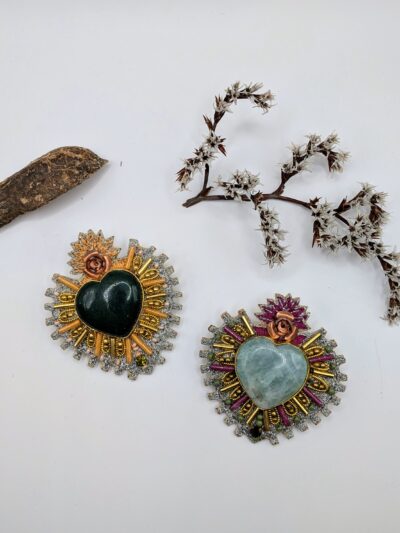 Broches broderie coeur ex voto