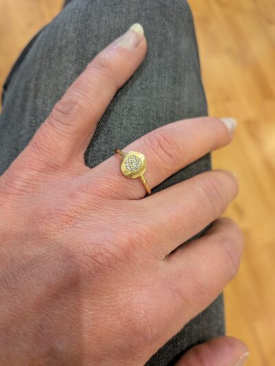 Bague médaille zirconium