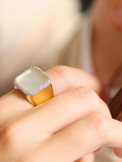 Bague carrée en nacre