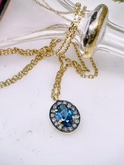 Collier Topaze bleue et diamants