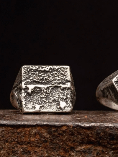 Bague chevalière carrée