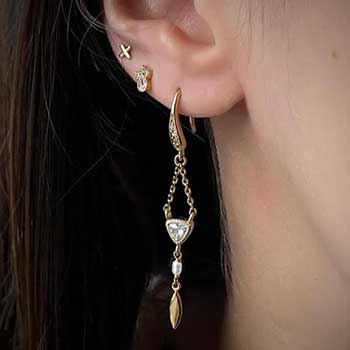Longues boucles d'oreilles