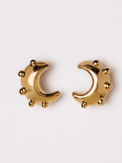 Boucles d'oreilles dorées à l'or fin 24 carats Tiges et fermoirs : argent 925 Hauteur : 2,0 cm Largeur : 1,8 cm Poids : 4,8 g Travail artisanal en atelier Parisien