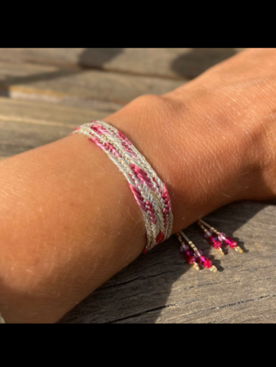 Bracelet en fils de soie 100 % artisanat français, nœud coulissant, chez Mélusine Bijoux au Touquet