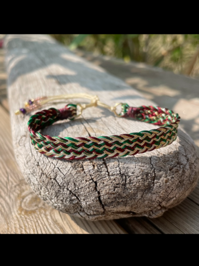 Bracelet en fils de soie 100 % artisanat français, nœud coulissant, chez Mélusine Bijoux au Touquet