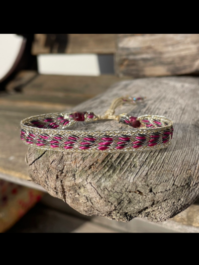 Bracelet en fils de soie 100 % artisanat français, nœud coulissant, chez Mélusine Bijoux au Touquet