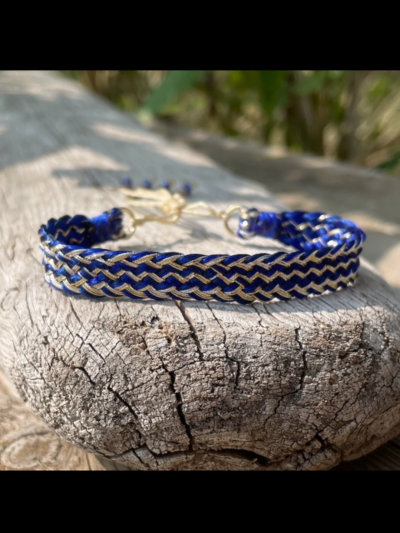 Bracelet en fils de soie 100 % artisanat français, nœud coulissant, chez Mélusine Bijoux au Touquet