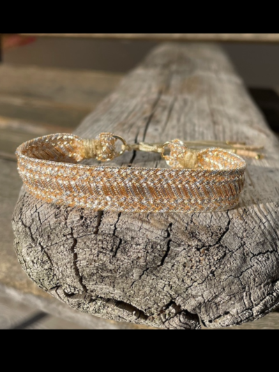 Bracelet en fils de soie 100 % artisanat français, nœud coulissant, chez Mélusine Bijoux au Touquet