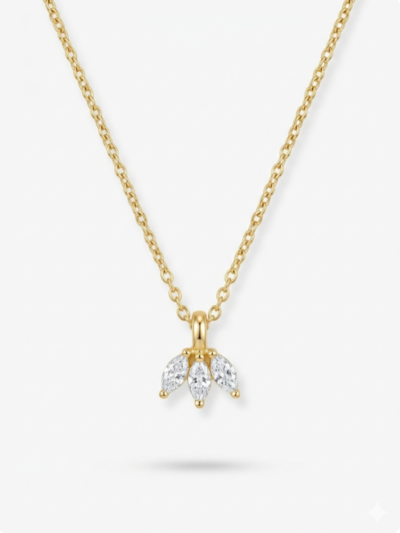 Collier plaqué en or 24 carats à 1 micron d'or Médaille Lotus en cristal de zirconium Longueur 38 cm Création artisanale en atelier à Paris