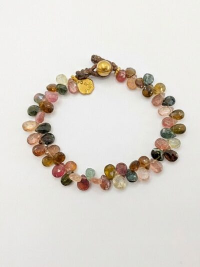 Bracelet gouttes multi tourmaline .Longueur 17 cm Création artisanale dans un atelier Sicilien. Pièce unique d'un travail fait main