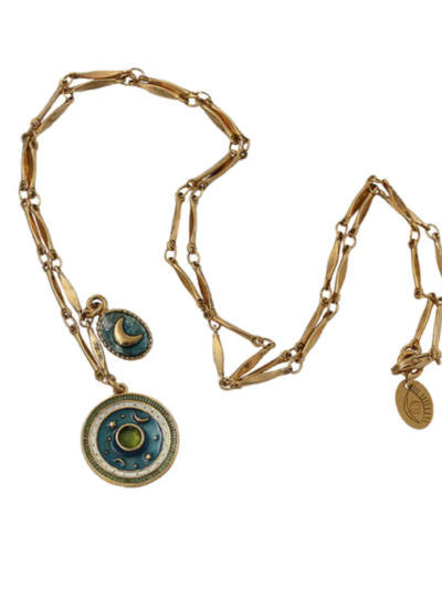 Collier plaqué or 24 carats à 1 micron Médaille bleue et pierre semi précieuse de Serpentine. Longueur de la chaîne 54 cm. Bijou artisanal Parisien