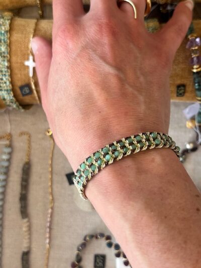 Bracelet tissé autour de l'Angélite