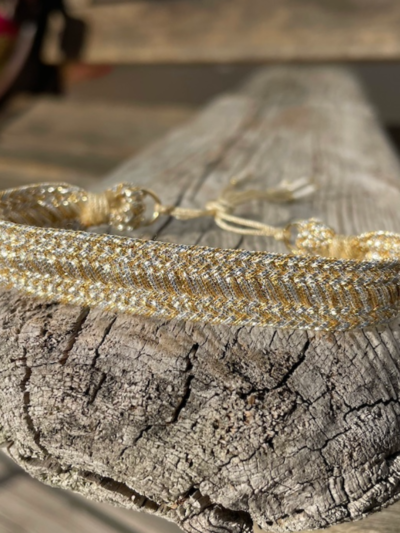 Bracelet en fils de soie Lys